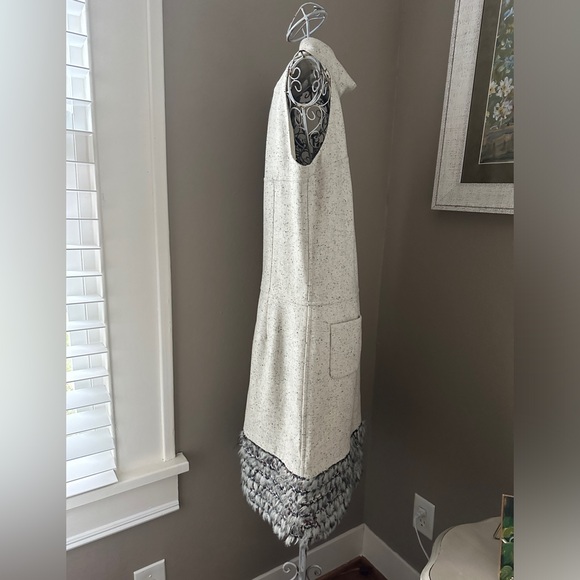 Authentic Chanel Sleeveless oatmeal wool fur trimmed dress size 40 - Picture 2 of 12